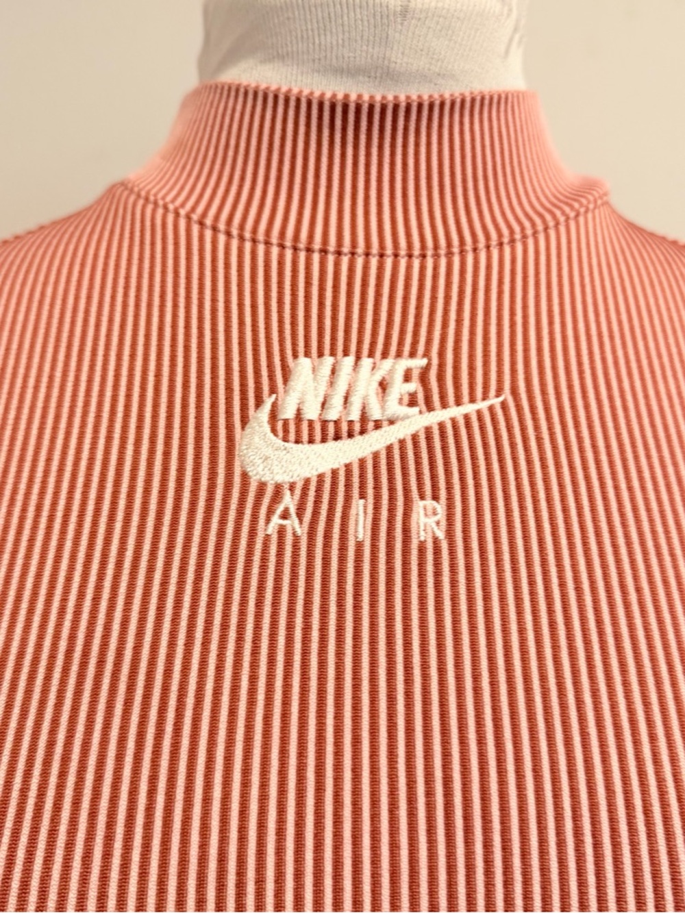 Red and White Nike Air Striped Crop Top Size XS - Picture 2 of 5